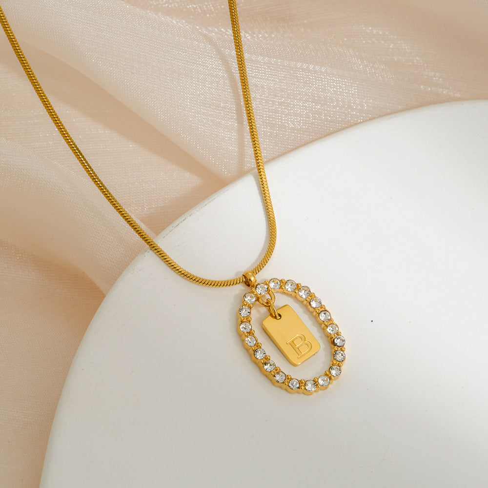 Collana da donna con ciondolo a lettera in acciaio inossidabile, minimalista, con strass, su catena snake