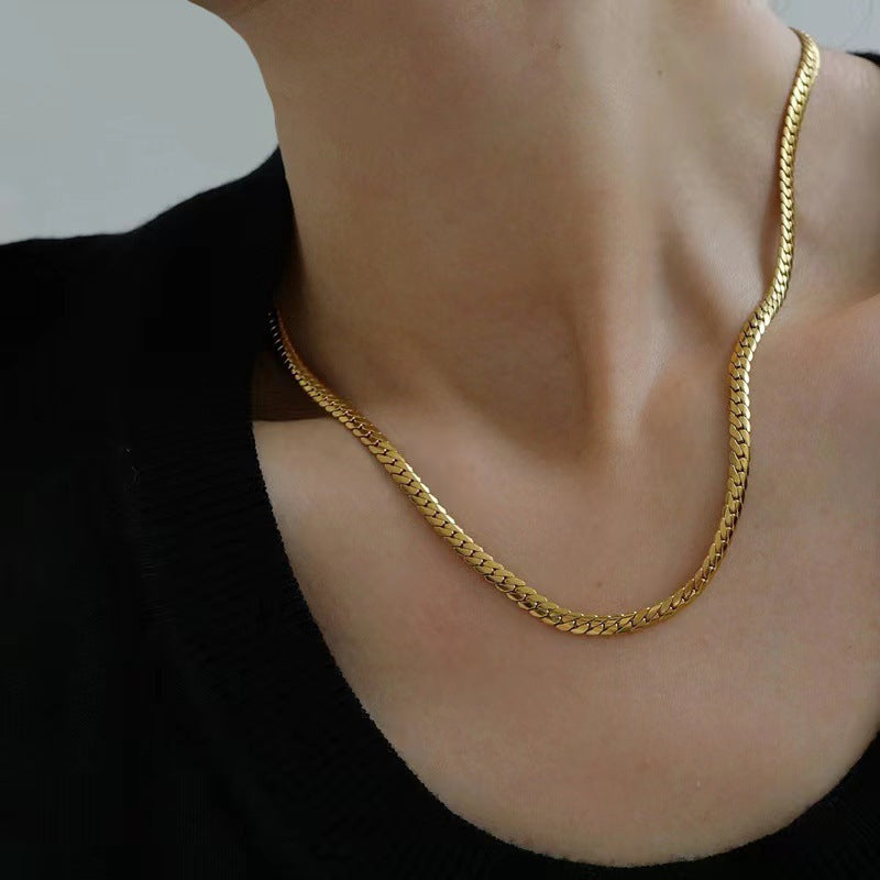 Collar Chapado en Acero de Titanio con Forma de U Estilo Punk para Unisex con Estética Minimalista de Tono Frío