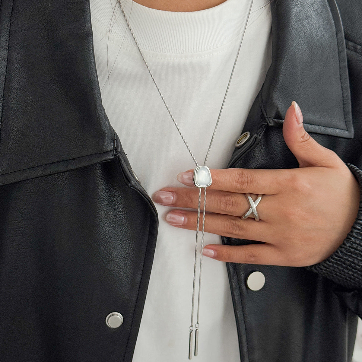 Minimalist Geometric Floral Resin Pendant Plated Stainless Steel Cable Chain Necklace for Women