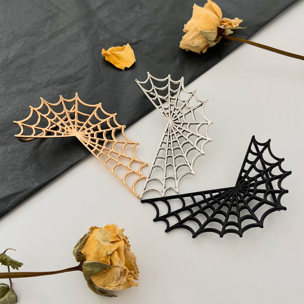Pendiente tipo ear cuff de telaraña geométrica estilo punk para mujer, de aleación electrochapada, pendientes llamativos de moda oscura