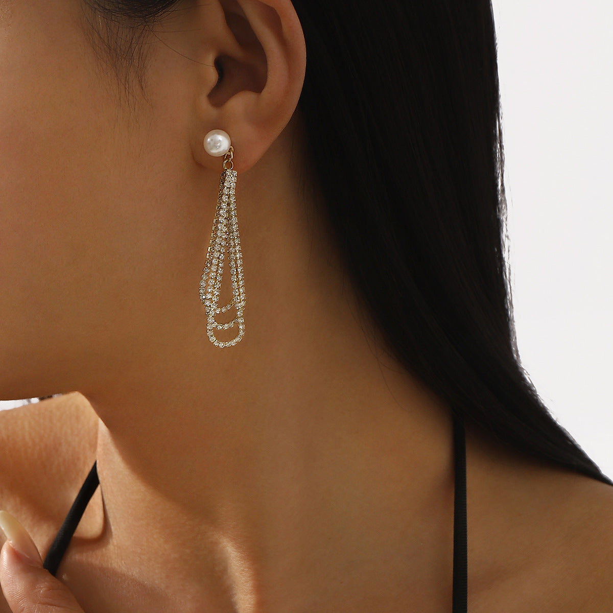 Pendientes de borla en forma de lágrima de estilo chic para mujer con base de aleación, incrustaciones de pedrería y detalles de perlas de imitación