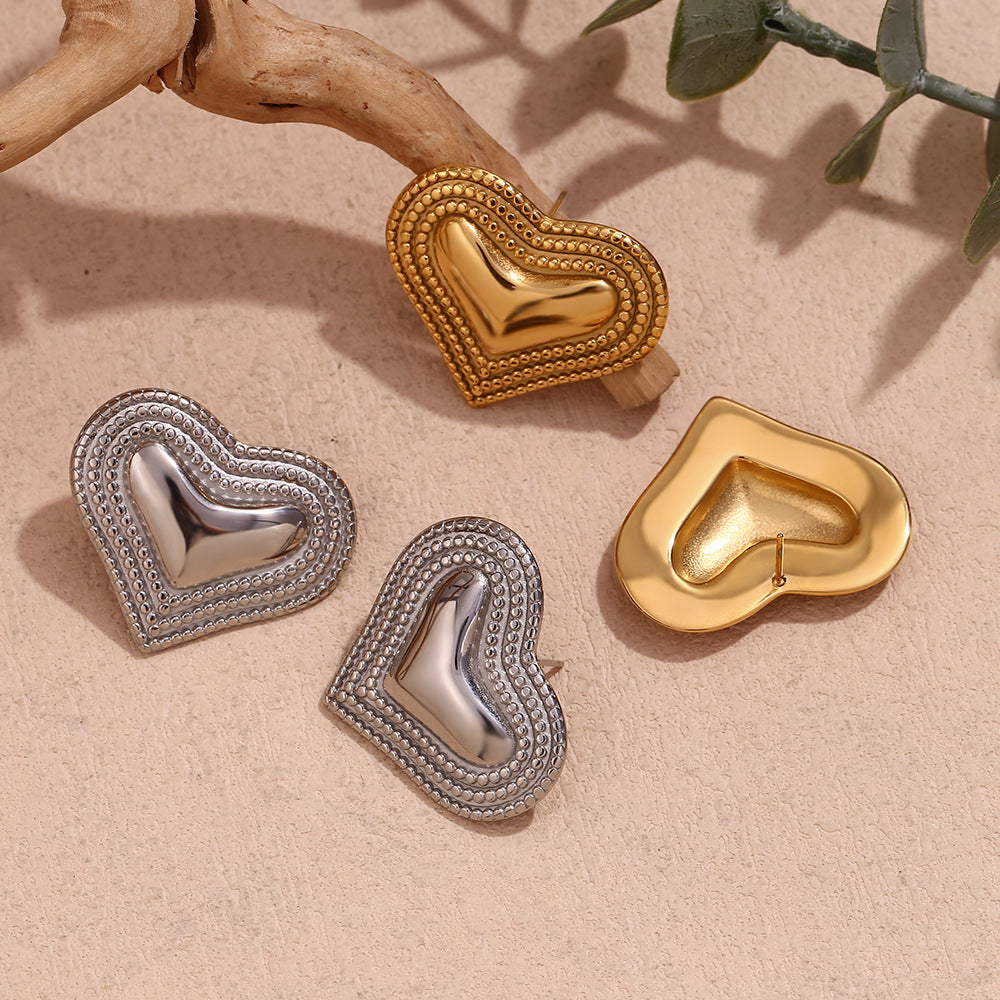 Fashionable OL Style Heart-Shaped Stainless Steel Earrings with 18K Gold Plating and Polished Surface
