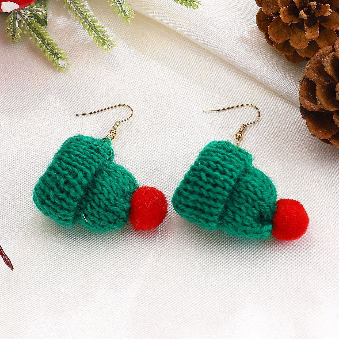 Pendientes de tela con forma geométrica, puños para las orejas de Papá Noel tejidos a mano para mujeres con detalles festivos de cascabeles
