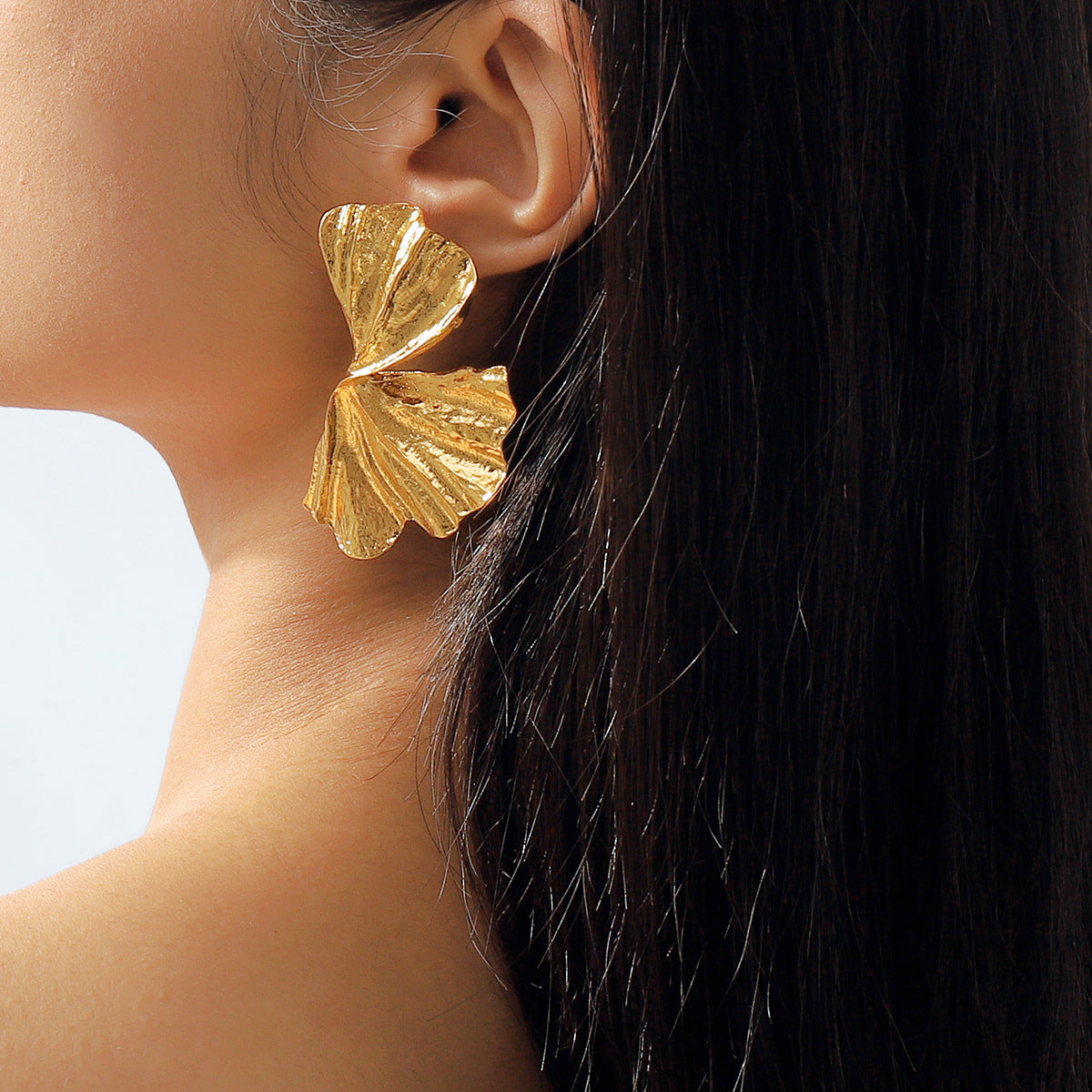 Pendientes de Hoja de Ginkgo Geométricos Dulces y Atrevidos de Aleación con Acabado Galvanizado para Mujer