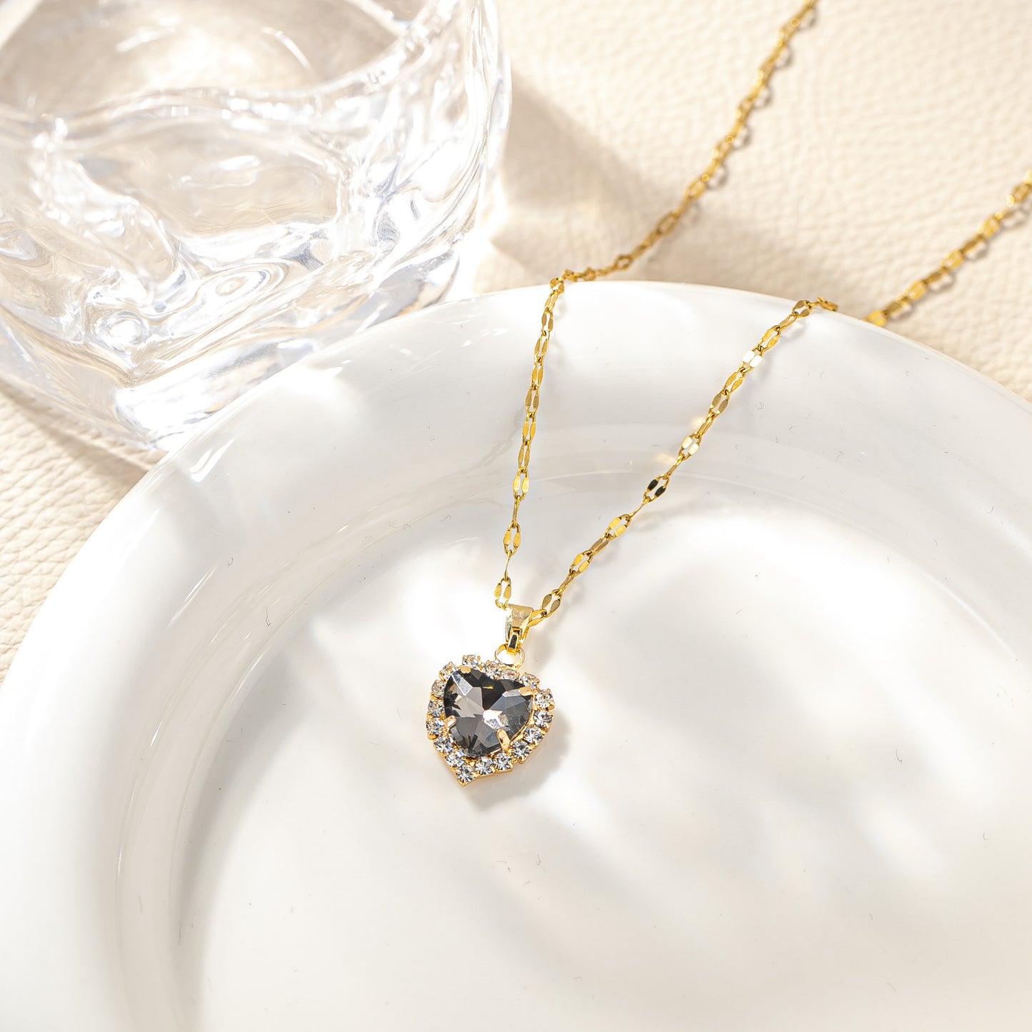 Minimalist Sweet Heart Shape Titanium Steel Necklace with Rhinestone Inlay for Women