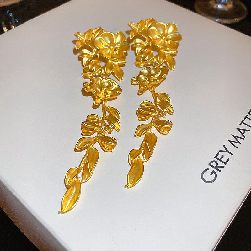 Pendientes Chic de Borla Floral para Mujer con Postes de Plata de Ley 925 y Base de Cobre Bañado