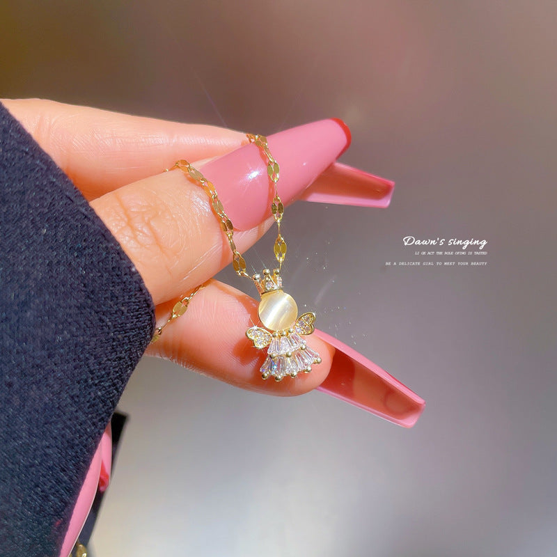 Exotic Geometric Titanium Steel Micro-Paved Cat's Eye Angel Pendant Necklace for Women Clavicle Chain