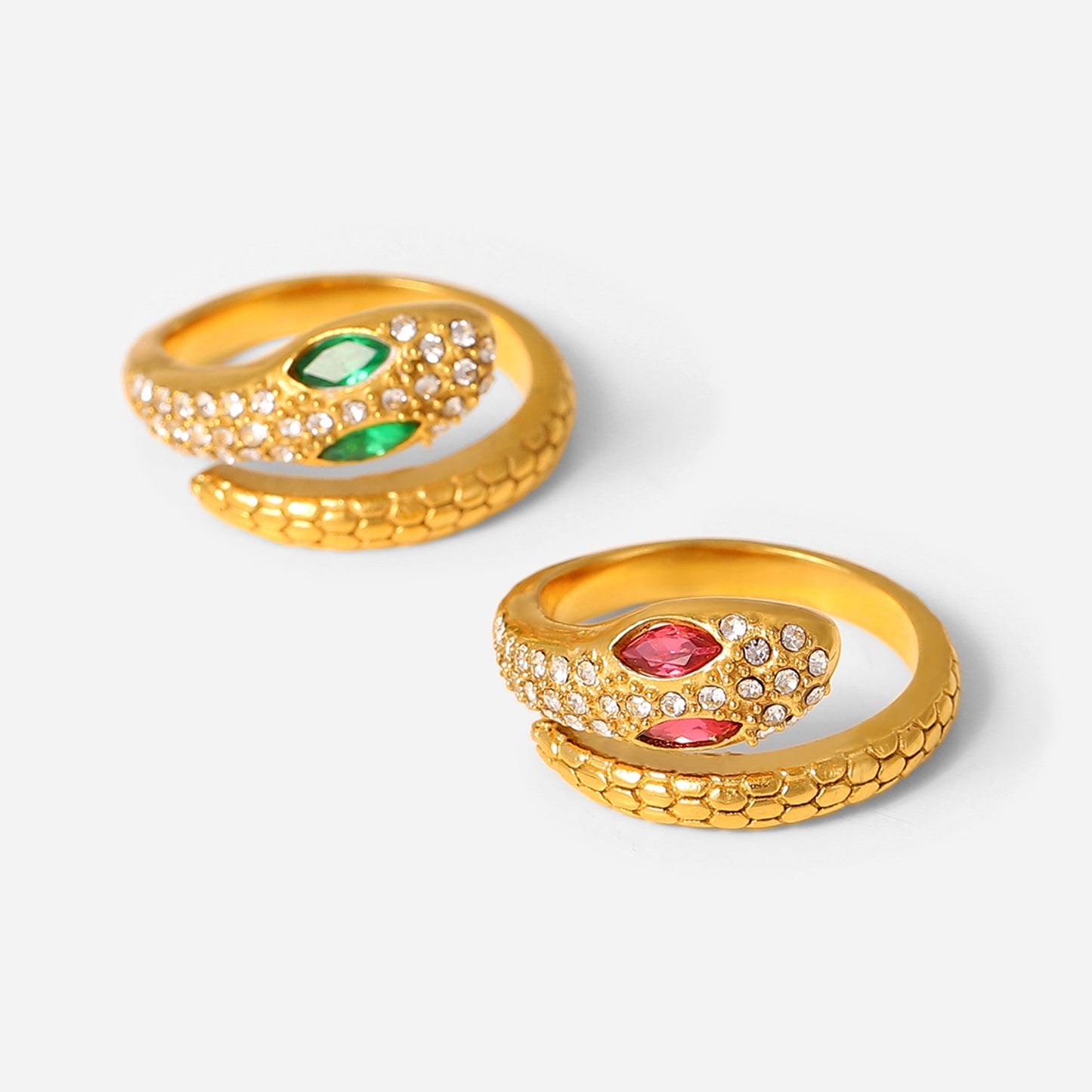 Elegante Anillo de Circonita con Forma de Serpiente para Mujer en Acero Inoxidable con Baño de Oro de 18K
