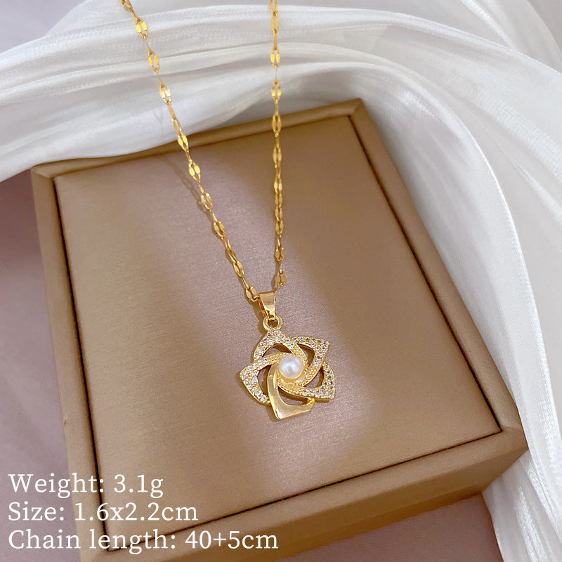 Ciondolo a Cuore in Stile Cartone Animato in Rame con Intarsio di Strass su Collana a Catena a "O" Placcata in Acciaio al Titanio per Donna e Uomo