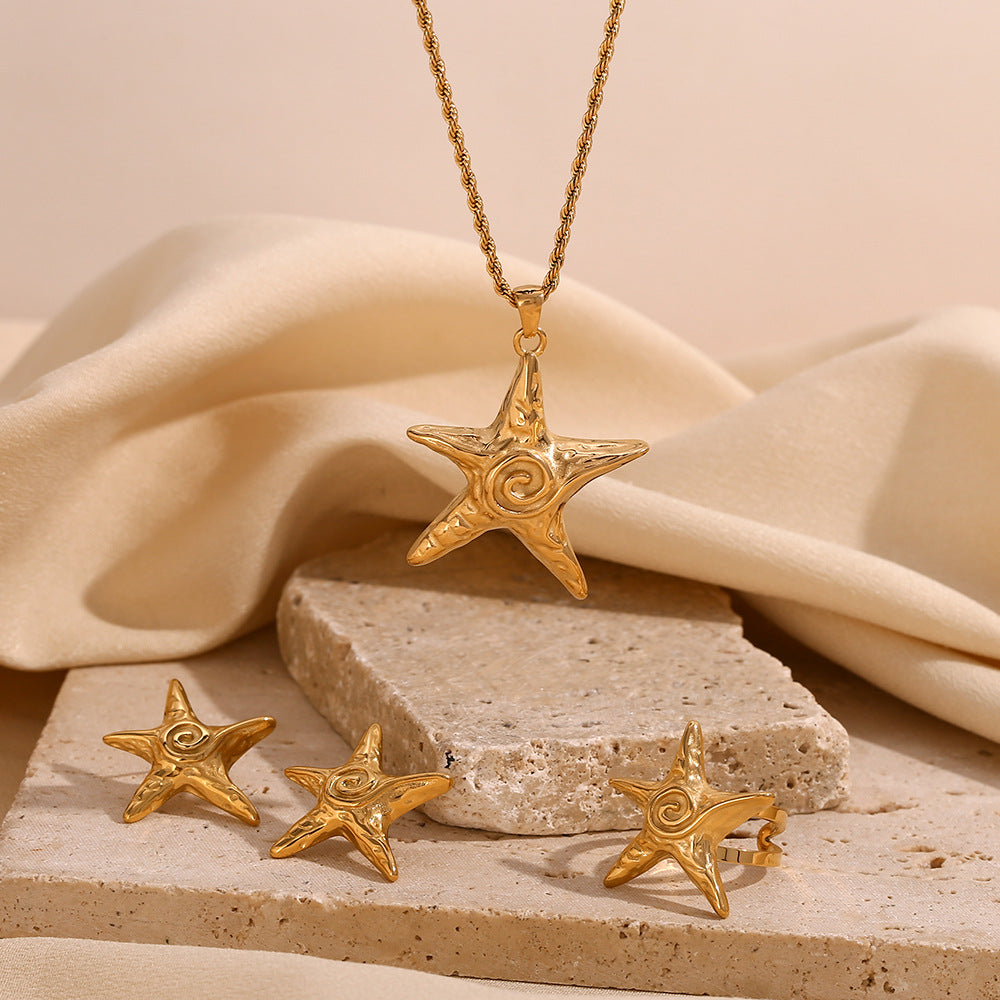 Vintage Star-Shaped Stainless Steel Necklace with 18K Gold Plating and Star Pendant for Women