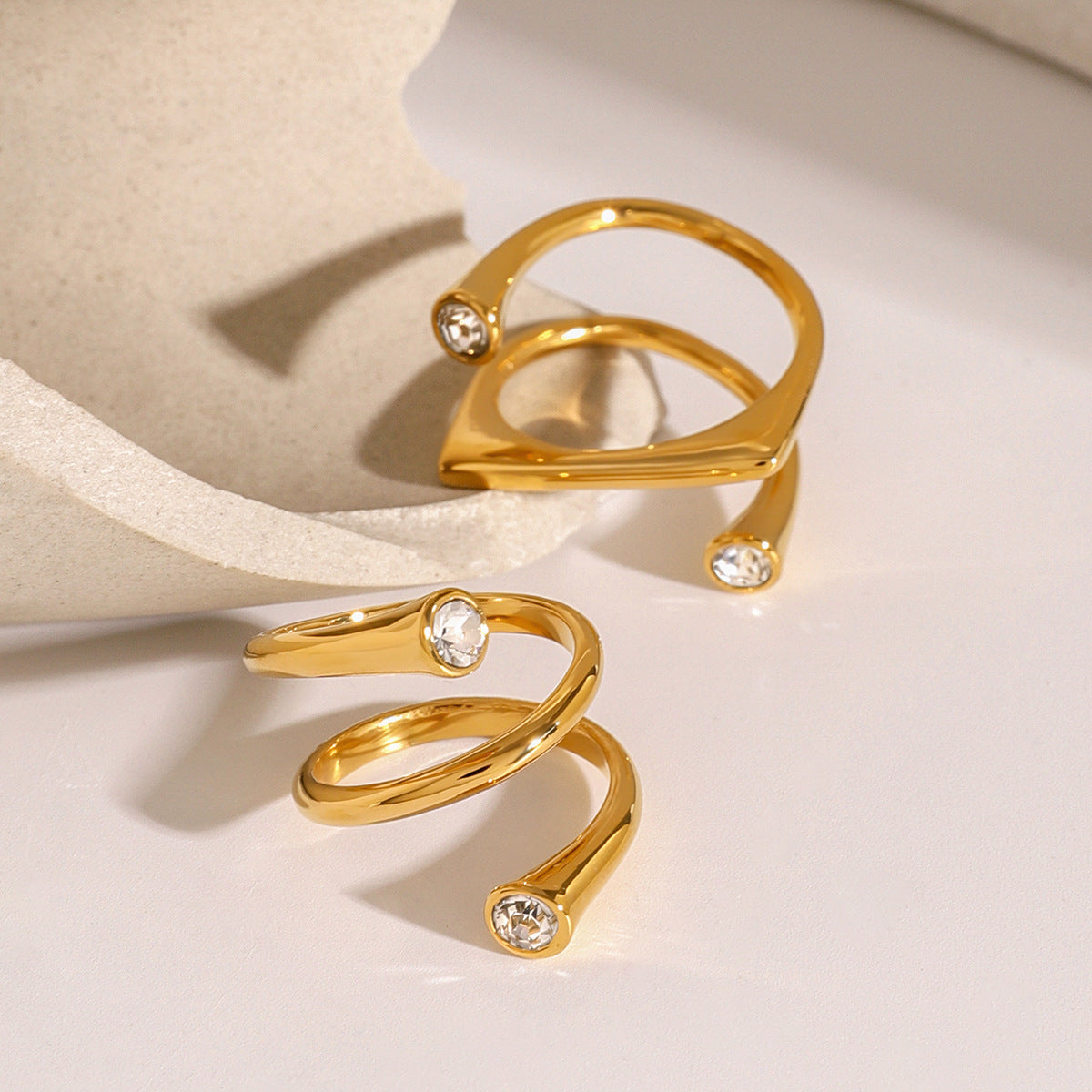 Anillo de circonita de acero inoxidable geométrico con acabado chapado para mujer, joyería minimalista de moda