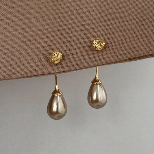 Orecchini a perno da donna vintage eleganti a goccia con imitazioni di perle e perni in acciaio placcato