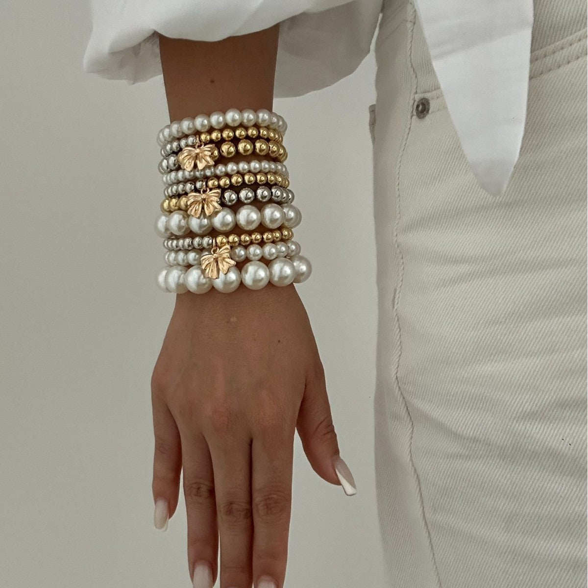 Minimalist Plated Acrylic Beaded Bracelet with Bow Pendant for Women