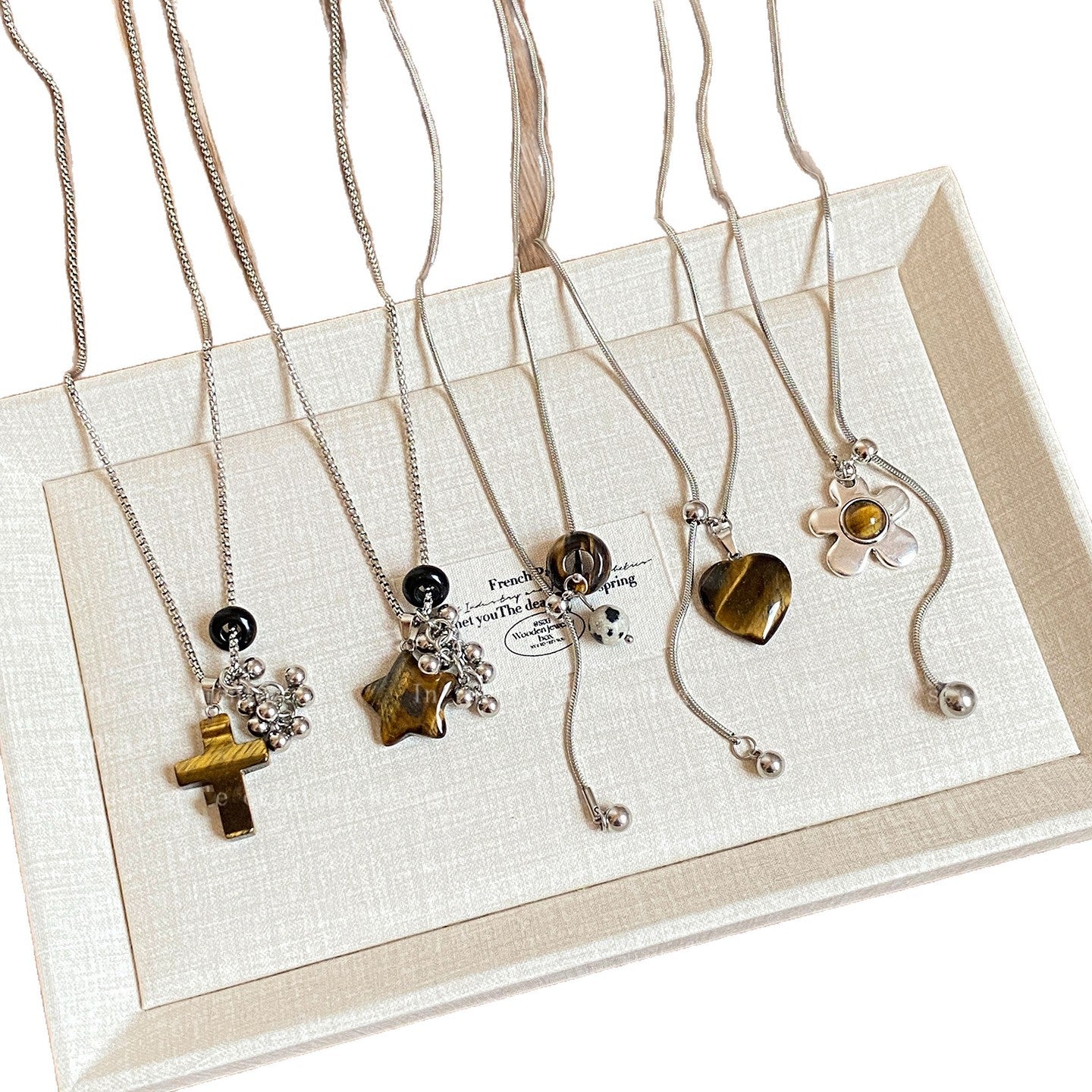 Collana con ciondolo geometrico minimalista in acciaio inossidabile con perle di occhio di tigre da donna, catena leggera casual per maglione con finitura placcata
