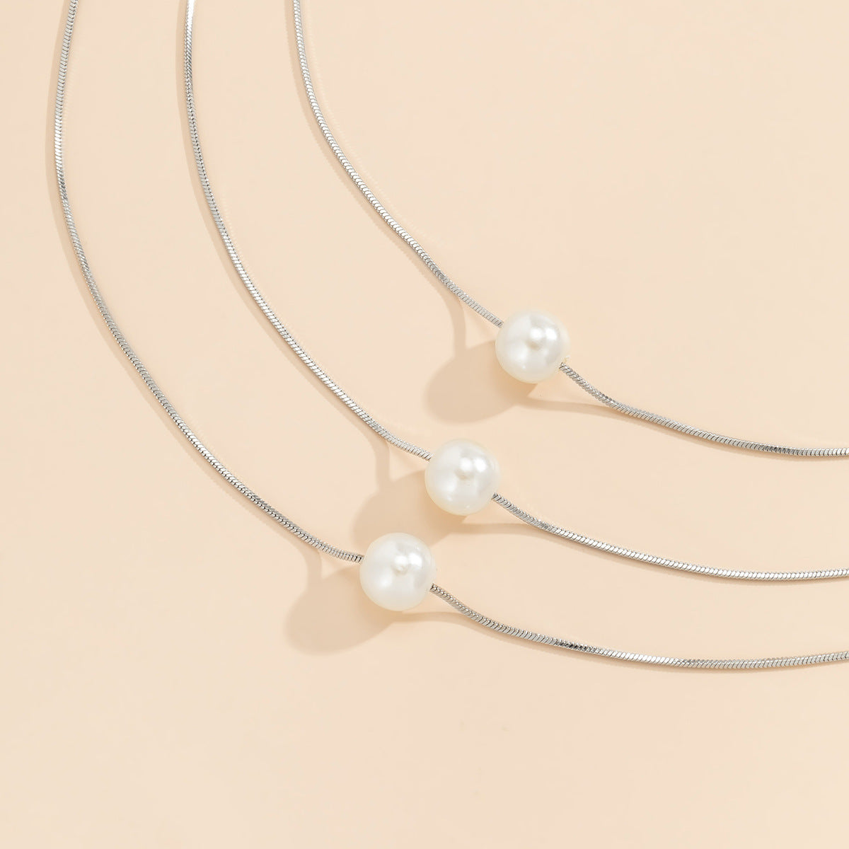 Collana con Pendente Geometrico Minimalista in Resina con Catena Box Placcata da Donna