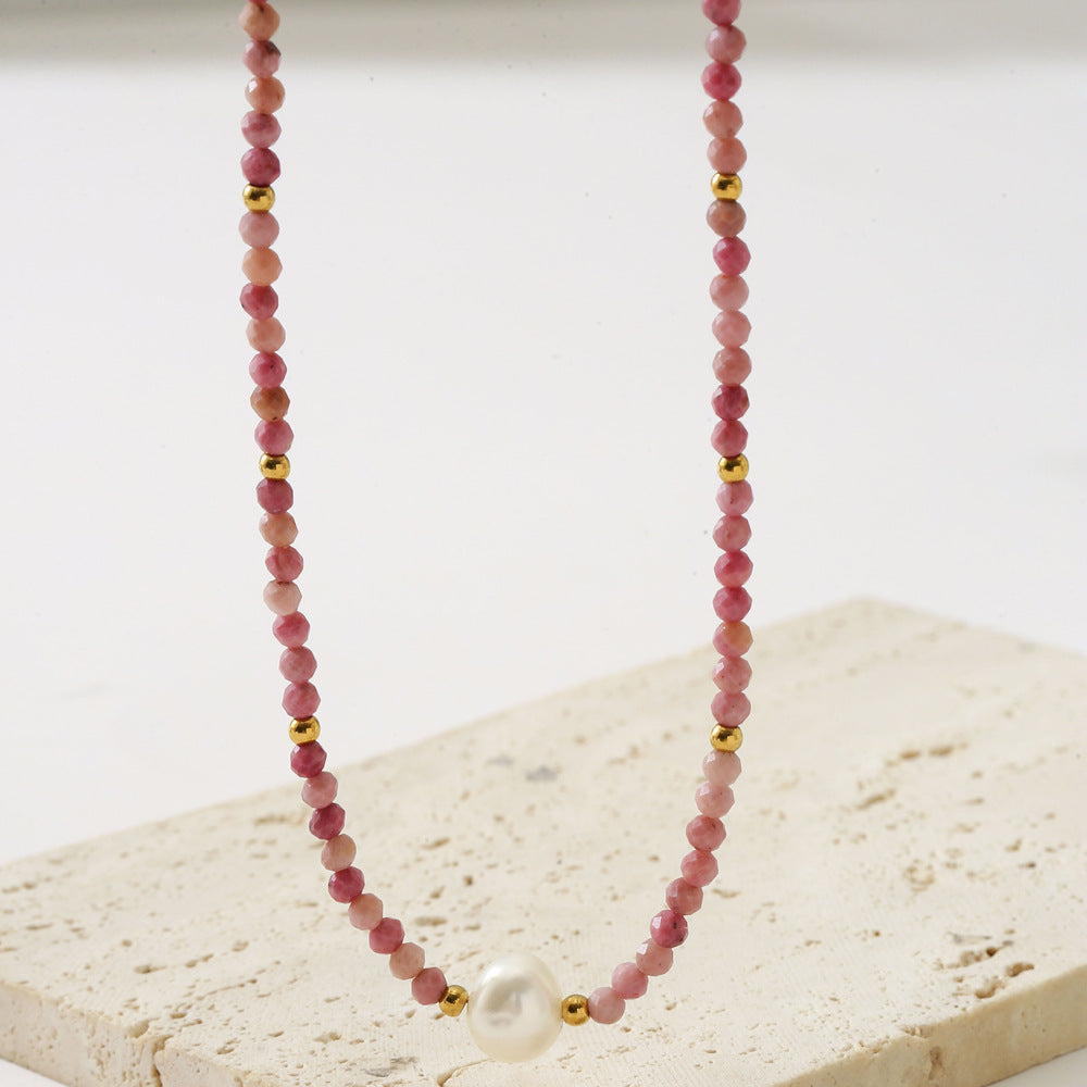 Collar minimalista francés de jaspe rojo geométrico y perlas para mujer con cadena de acero de titanio y acabado chapado