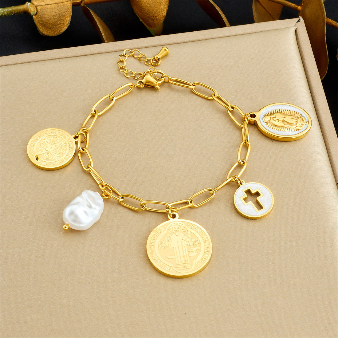 Vintage Gold Plated Stainless Steel Round Cross Pendant with Pearl Curb Chain Jewelry Set for Women