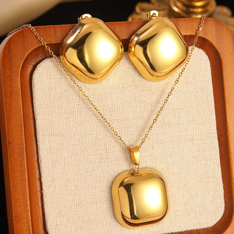 Set collana e orecchini a stella marina con fiocco conchiglia smaltato in acciaio inossidabile e titanio con catena a cavo per donna