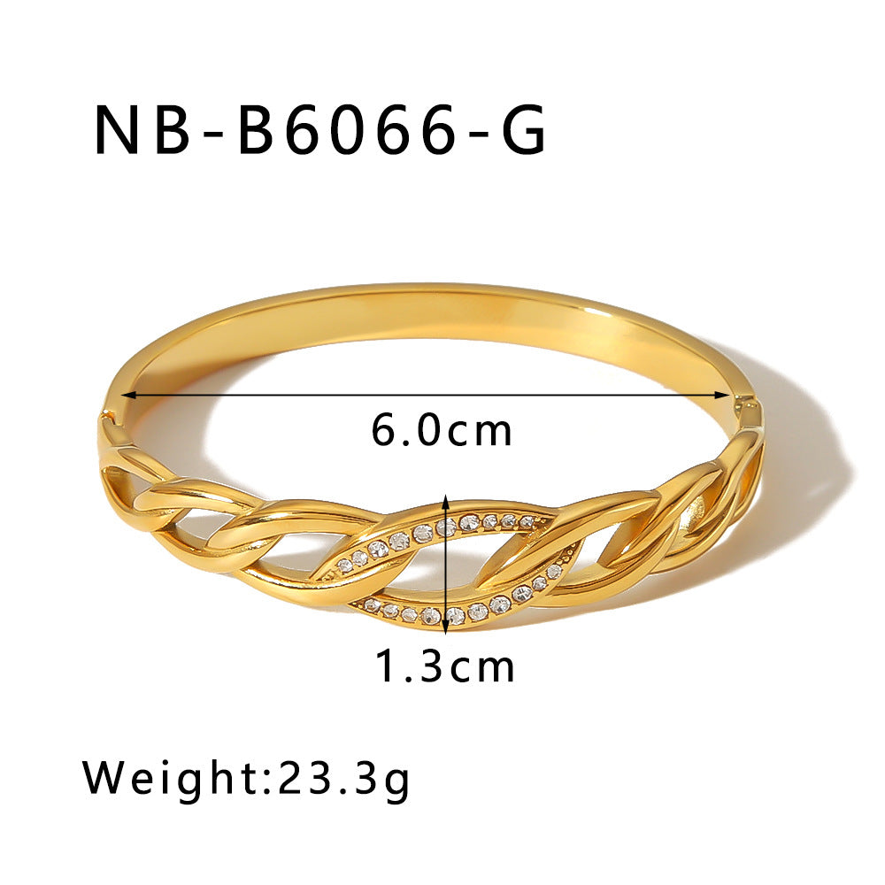 Ins Style Twisted Rope Texture Hollow Circle Pendant Necklace in Stainless Steel with 18K Gold Plating for Women