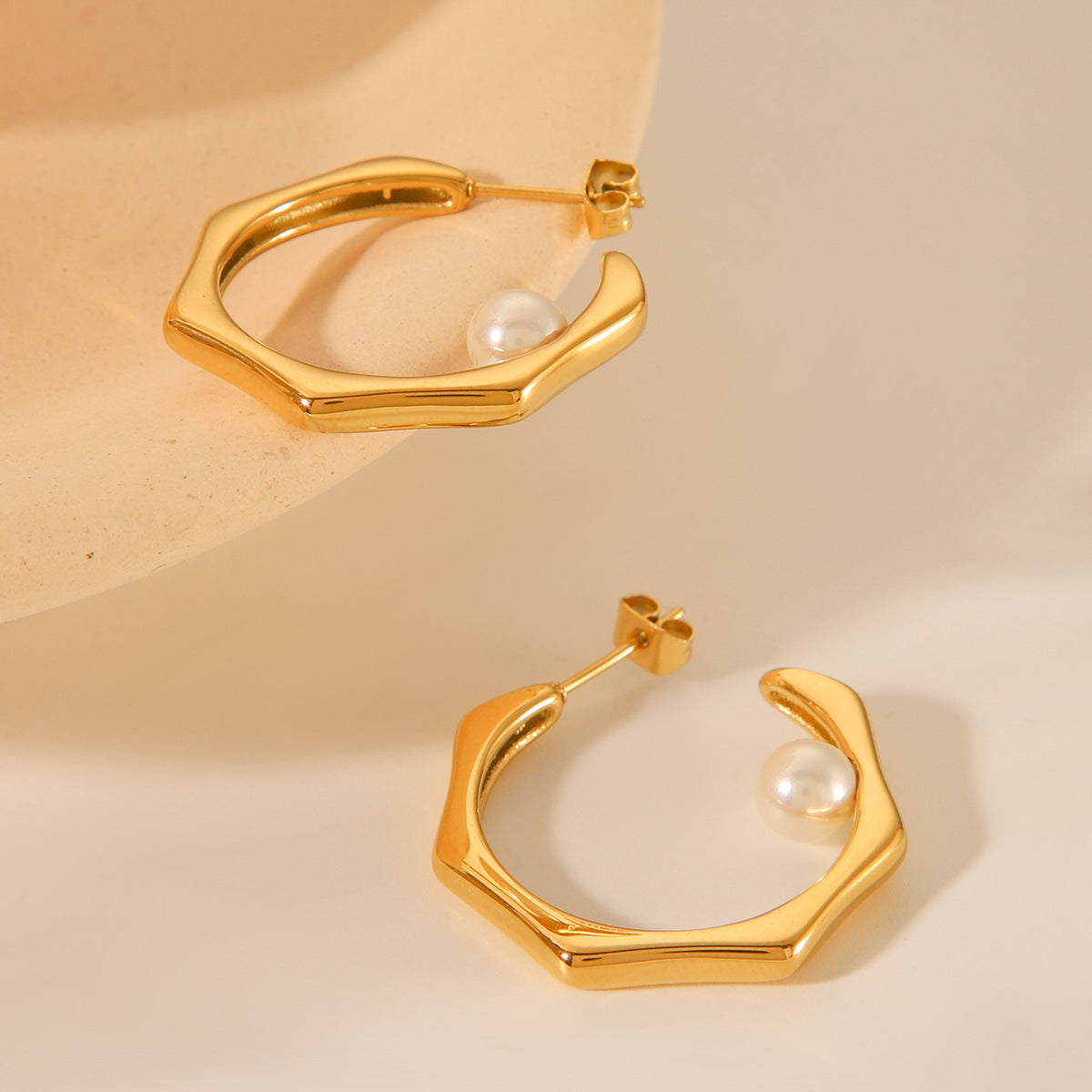 Minimalist C-Shaped Titanium Steel Earrings with 18K Gold Plating and Natural Pearl Accents for Women