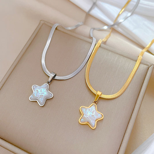 Collana da donna placcata in acciaio al titanio a forma di stella stile cartone animato con design a catena sottile per clavicola
