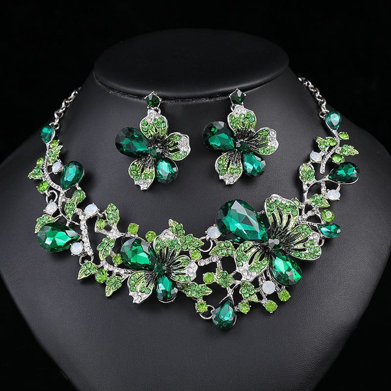 Exaggerated Vintage Leaf and Floral Alloy Necklace Set with Rhinestone Accents for Women, Plated Clavicle Chain and Matching Earrings
