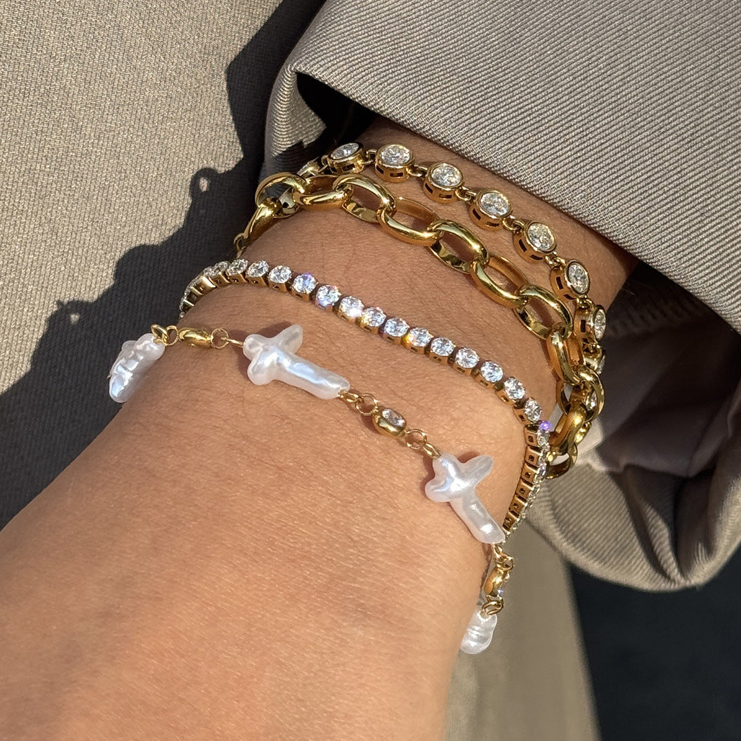 Bracciale di lusso minimalista con croce geometrica in acciaio al titanio placcato oro 18 carati e perle finte, gioielli di moda da donna