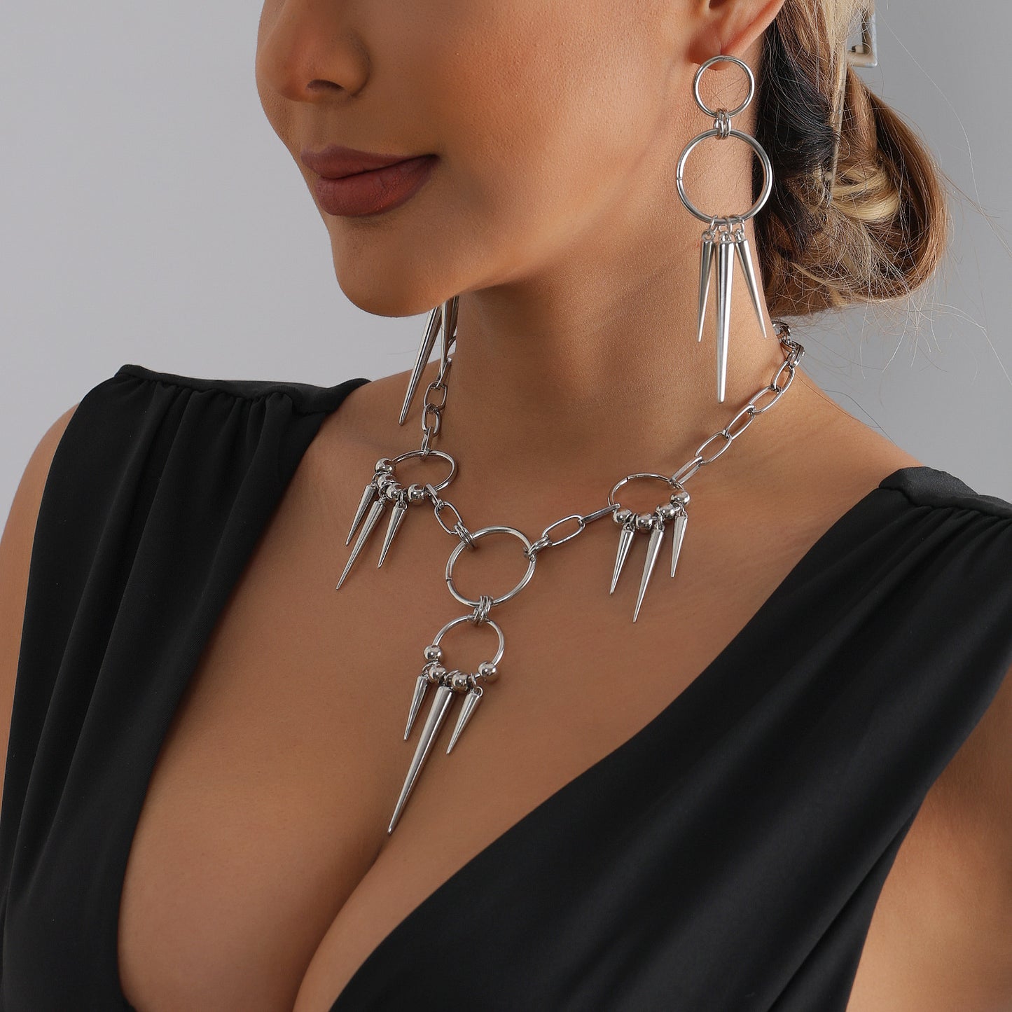Punk Geometric Round Alloy Plated Spike Necklace Multi-layer Choker for Women