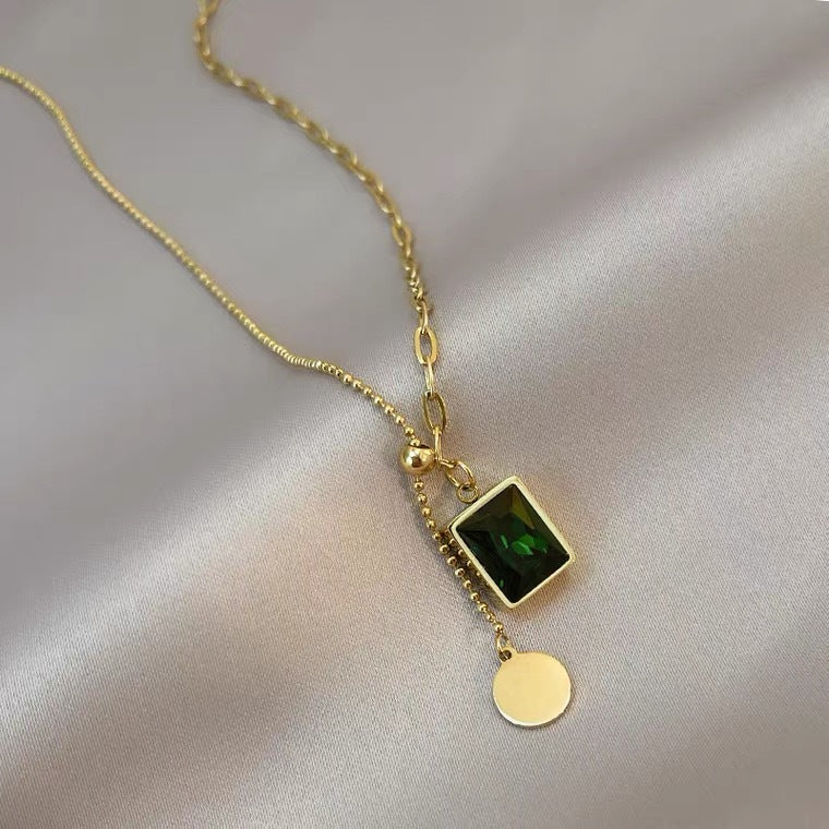 Vintage Emerald Green Asymmetrical Animal-Shaped Titanium Steel Pendant Necklace for Women and Men Adjustable Clavicle Chain with Plated Finish