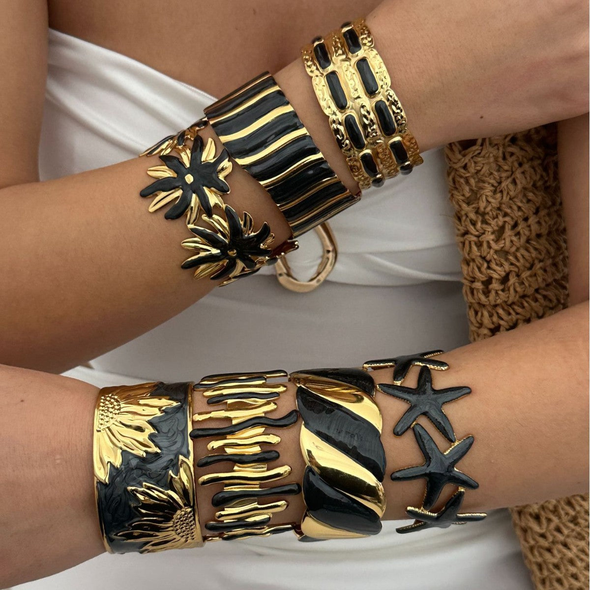 Elegant Gold Plated Starfish Pattern Stainless Steel Open Cuff Bracelet