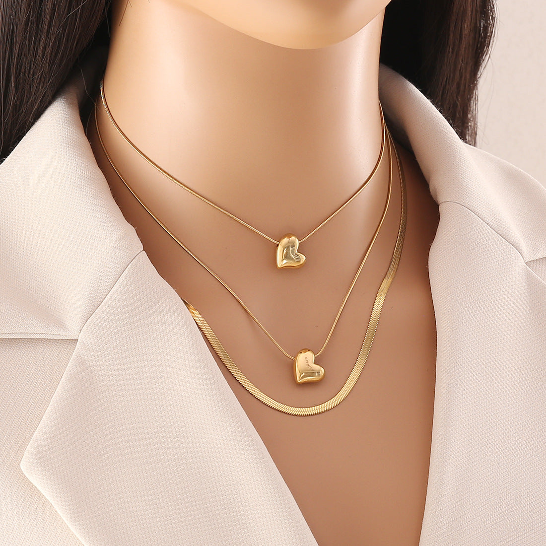 Collana da Donna Elegante Stile OL con Ciondolo a Cuore in Acciaio Inossidabile, Finitura Placcata e Catena a Serpente