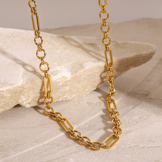 Collar minimalista geométrico de acero inoxidable con colgante de acero de titanio, cadena de medallón electrochapado para mujer
