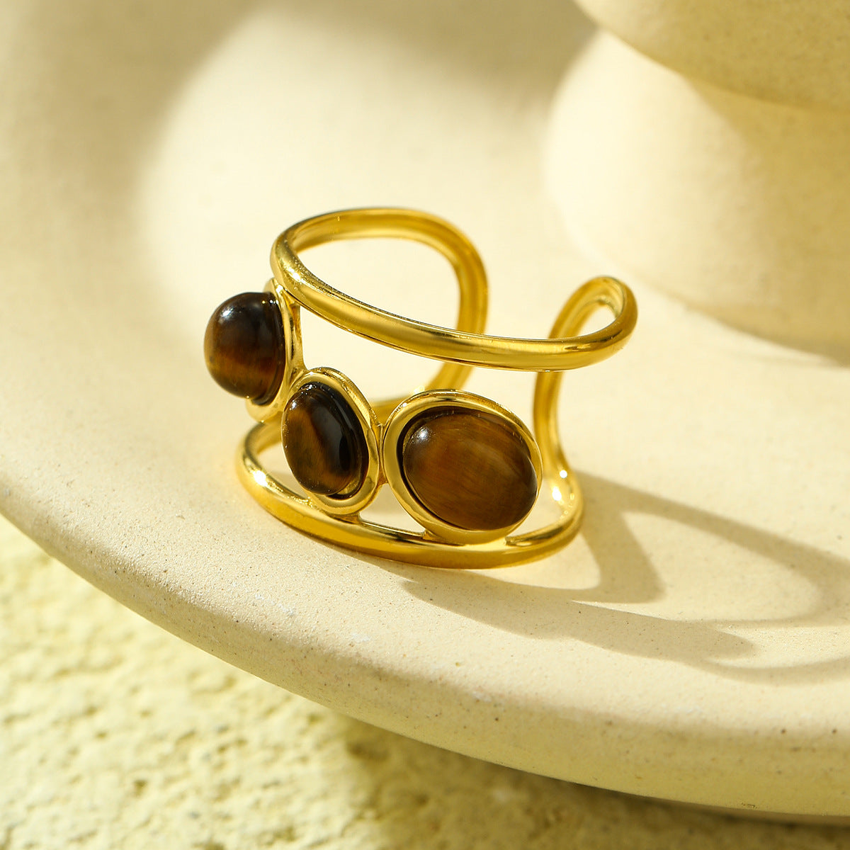 Anello Minimalista da Donna in Acciaio al Titanio con Intarsi Turchesi e Finitura Placcata