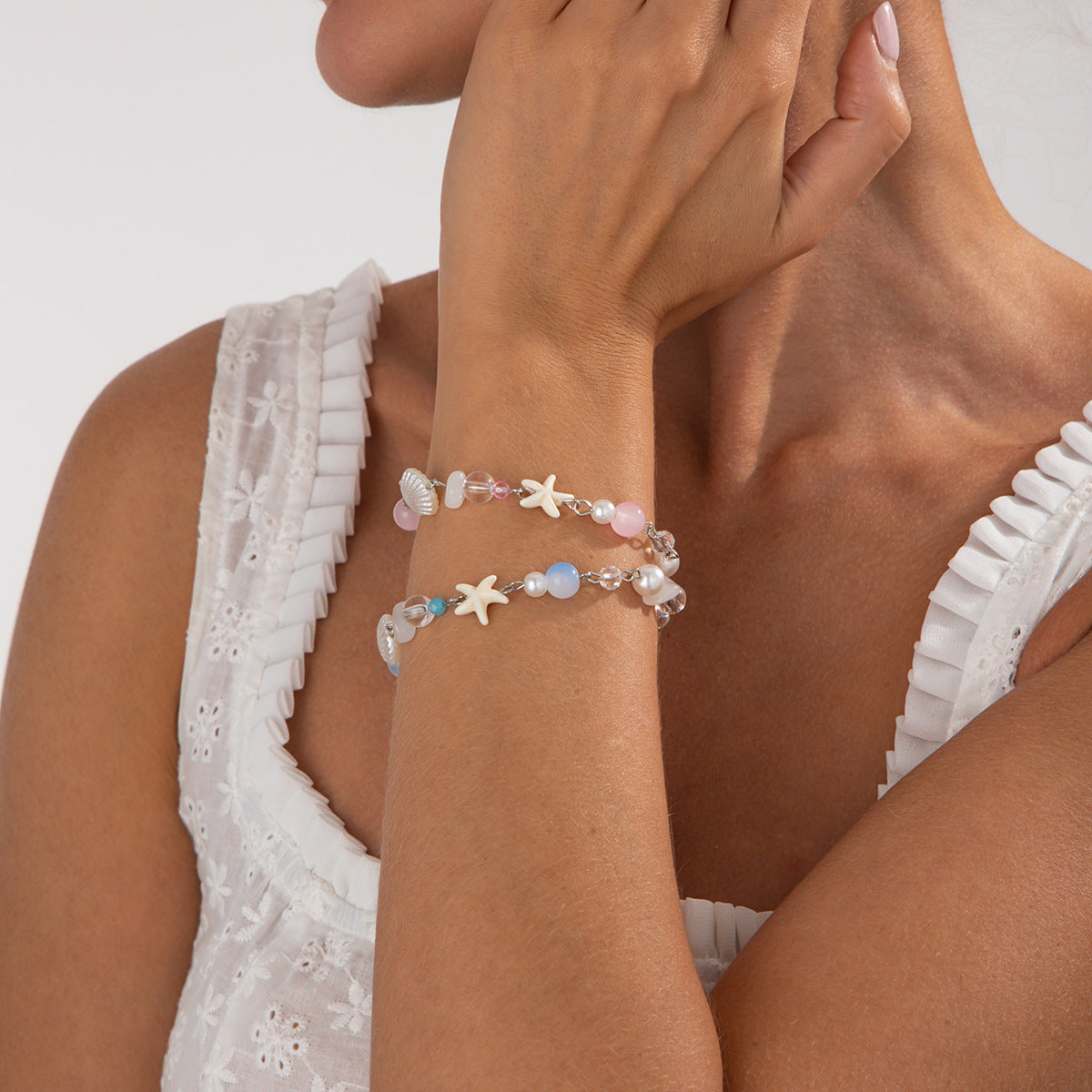 Minimalist Seashell and Starfish Tassel Bracelet in Acrylic with Handmade Craftsmanship for Women