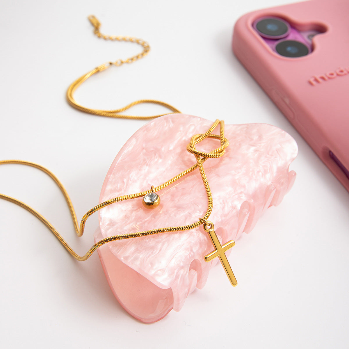Collana con Pendente a Croce Minimalista in Acciaio al Titanio da Donna con Finitura Placcata e Design Geometrico
