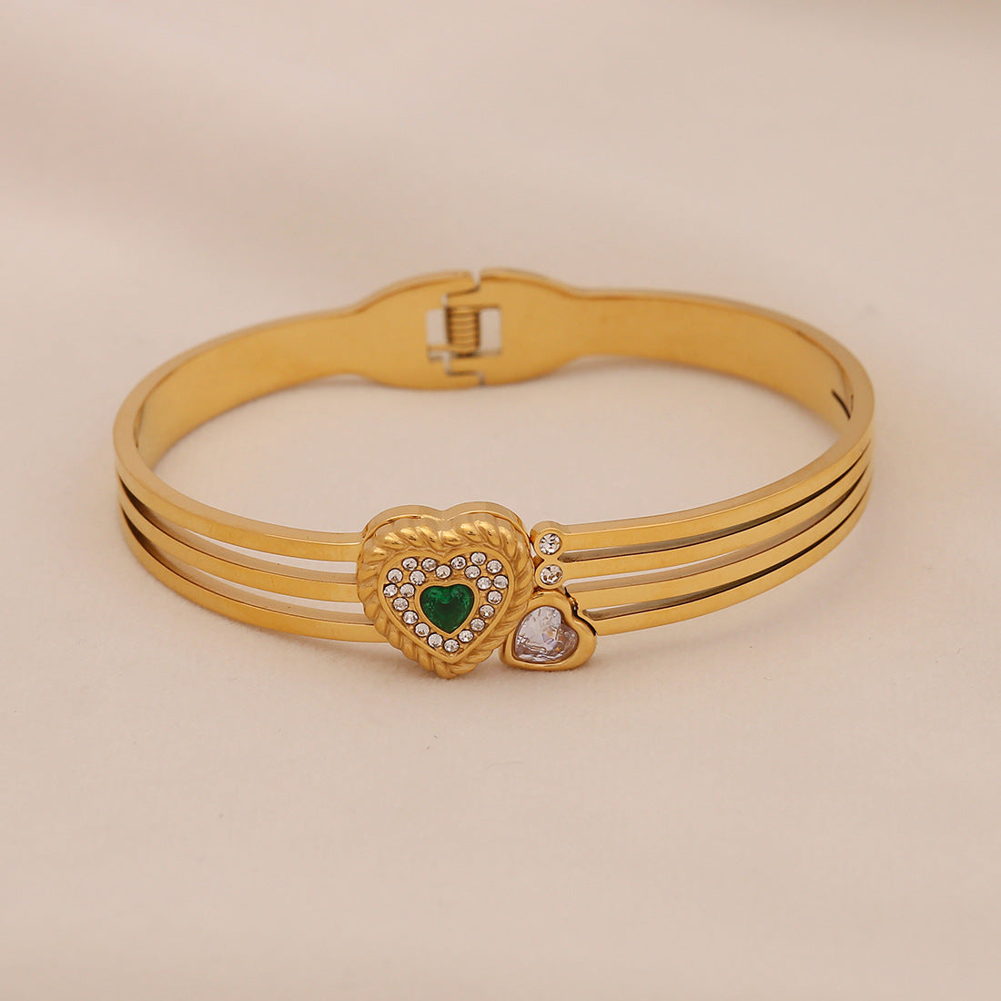 Vintage Geometric Stainless Steel Bracelet with Gold Plating and Irregular Green Glass Inlay