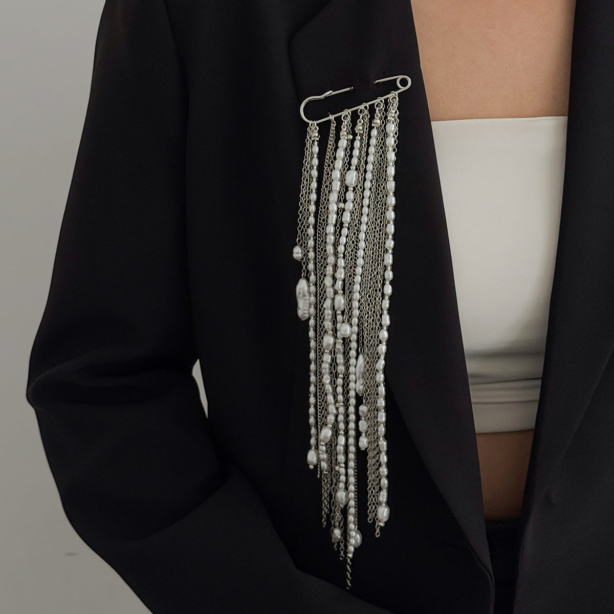 Elegant Geometric Faux Pearl Brooch Pin for Women
