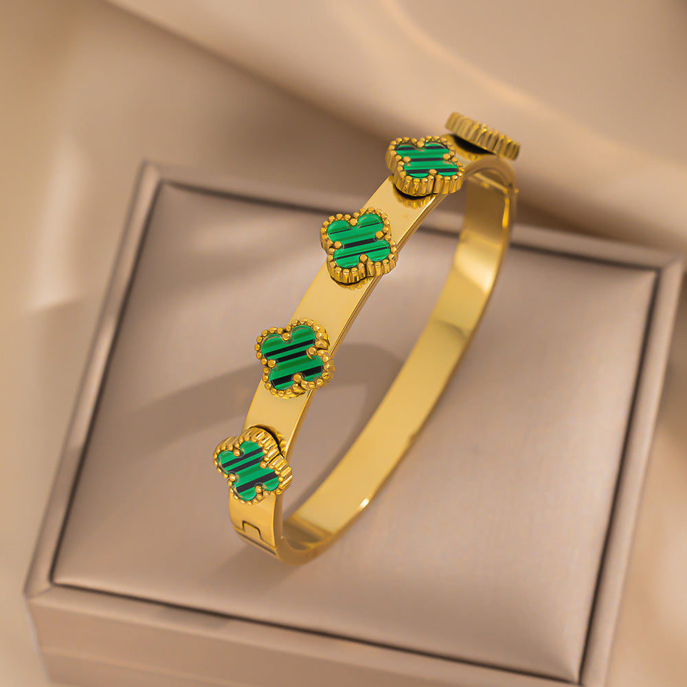 Elegante Bracciale da Donna in Acciaio Inossidabile a Forma di Trifoglio con Placcatura in Oro 18K, Ipoallergenico e Resistente allo Sbiadimento