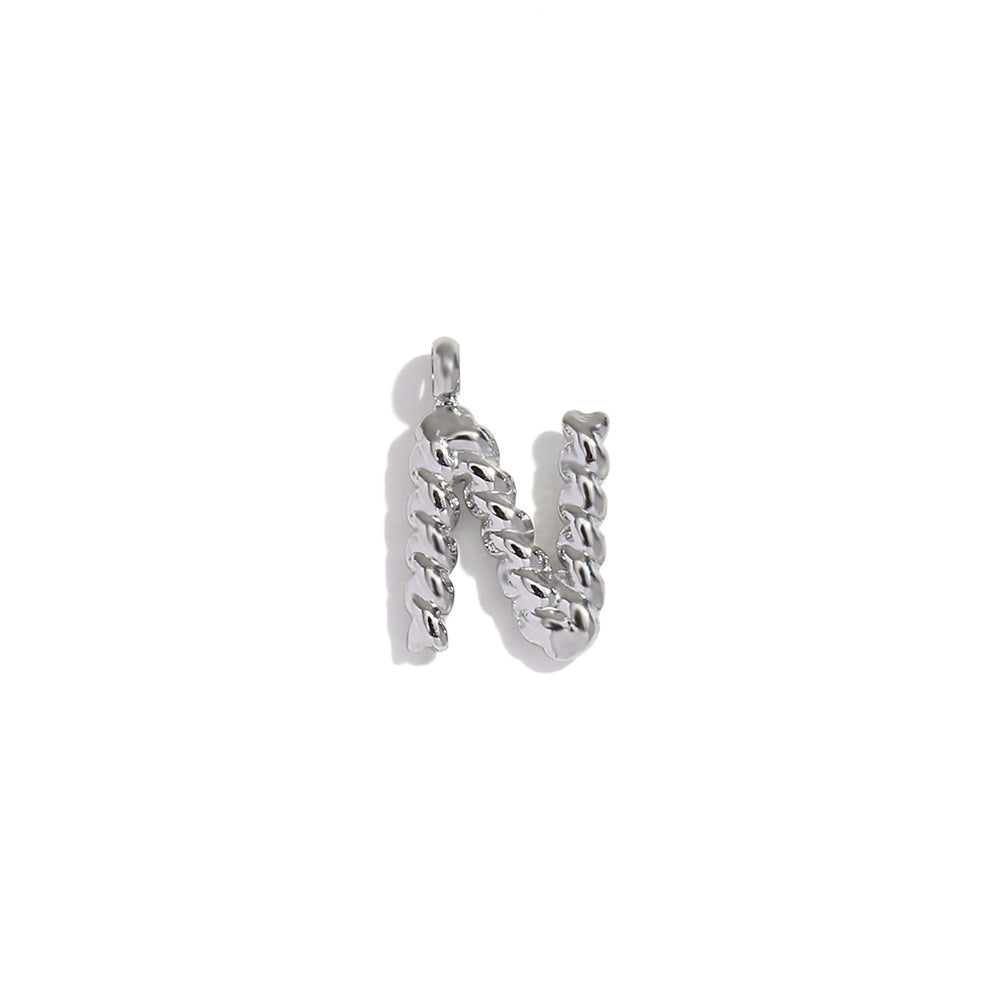 Colgante minimalista de acero inoxidable chapado en oro de 18 quilates con mini letra retorcida para mujer