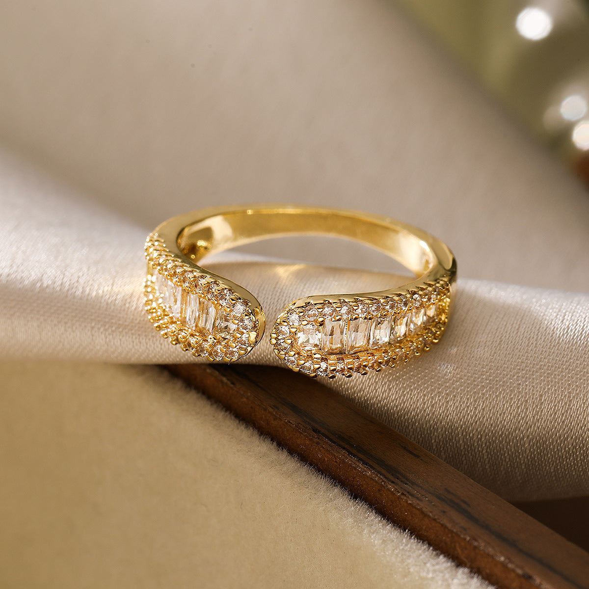 Minimalist Geometric Open Ring for Women Made of Copper with 18K Gold Plating and Micro-Paved Zirconia