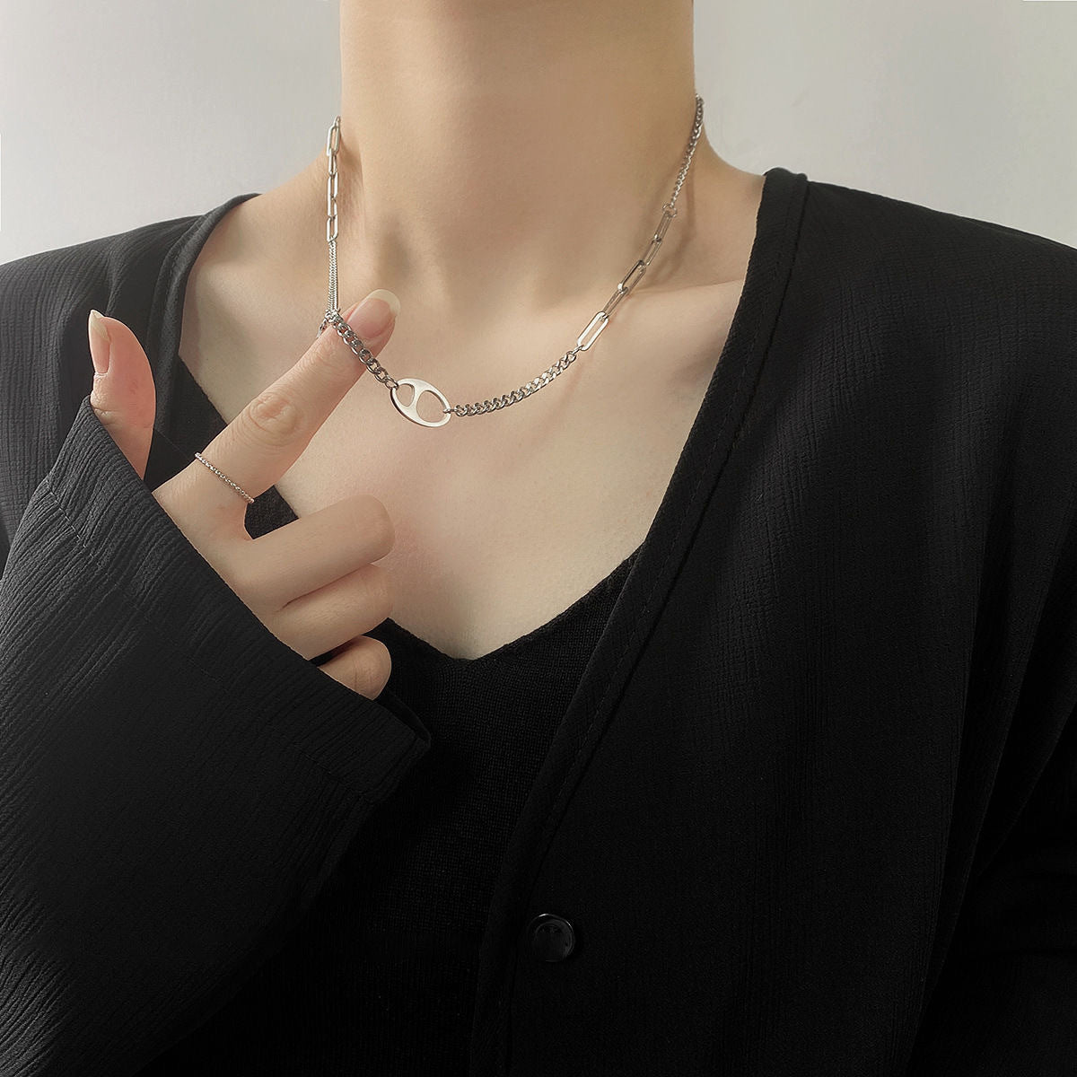 Collana con Nappa a Naso di Maiale Retro Chic per Donna con Ciondolo Geometrico in Acciaio al Titanio con Dettaglio a Stella Catena Clavicola Minimalista