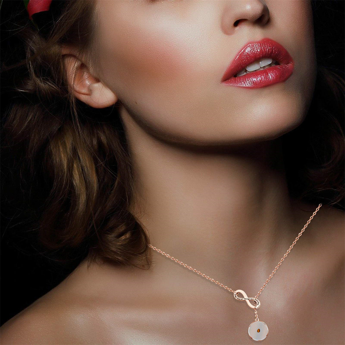 Collana con Pendente Simbolo dell'Infinito Personalizzata in Acciaio Inossidabile con Versetto Biblico Inciso e Motivo Religioso per Gioielli da Battesimo Unisex