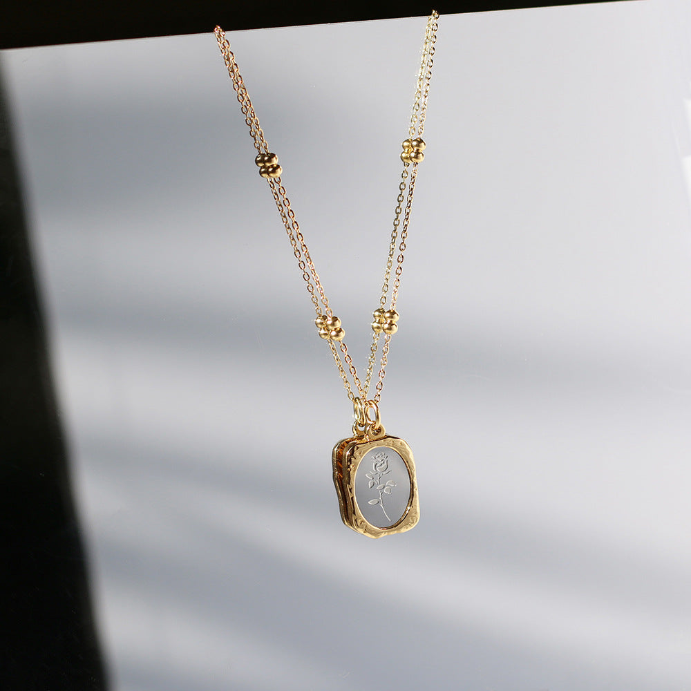 Collana Pendente a Specchio in Acciaio al Titanio con Incisione in Stile Francese Vintage da Donna con Ciondolo Quadrato Geometrico e Placcatura in Oro Rosa