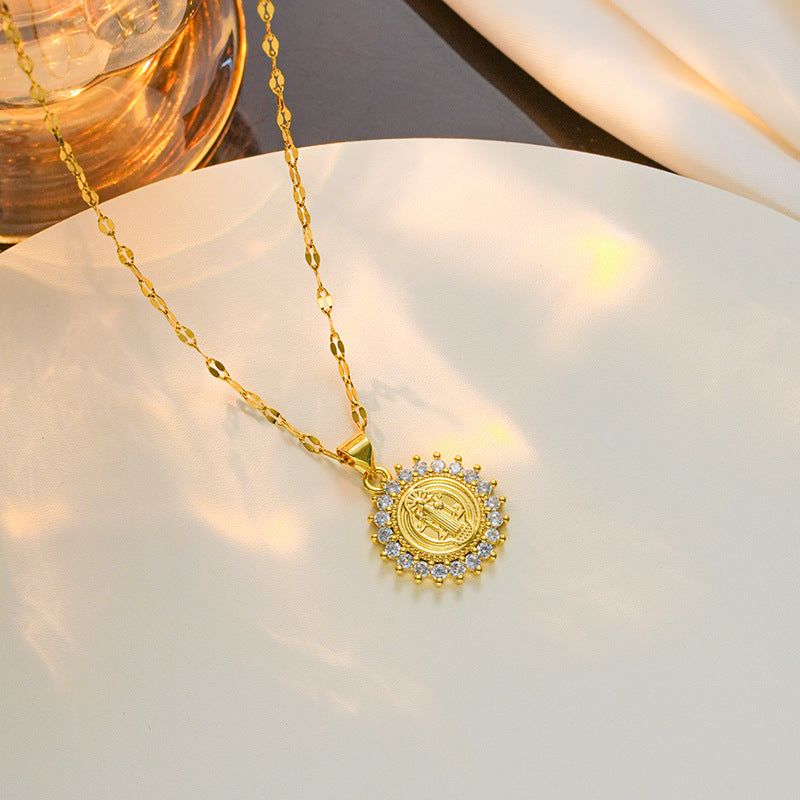 Fashionable Geometric Heart-Shaped Titanium Steel Pendant Necklace with Zirconia for Women