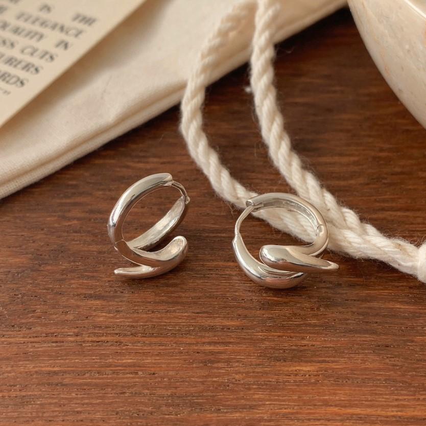 Orecchini a Perno Minimalisti in Argento con Motivo a Fulmine in Argento Sterling 925, Finitura Galvanizzata
