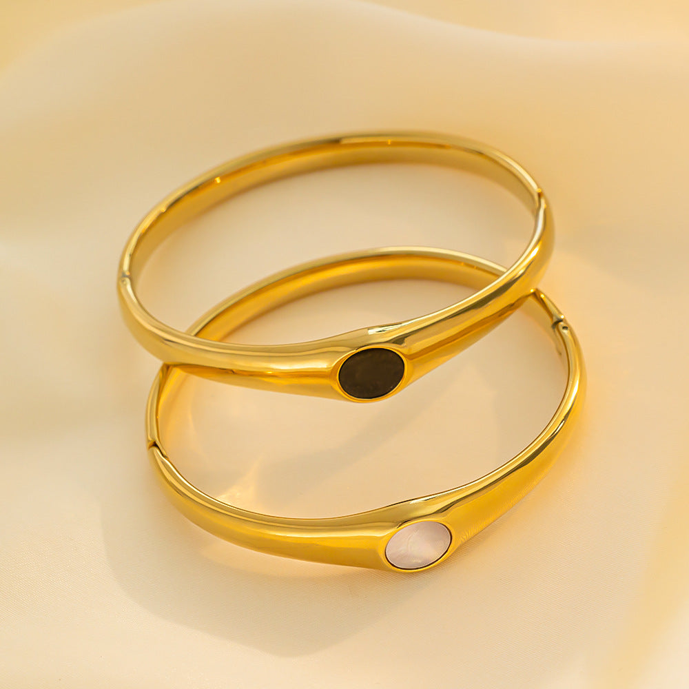 Vintage Minimalist Oval Stainless Steel Bracelet with Vacuum Plating for Hypoallergenic Wear