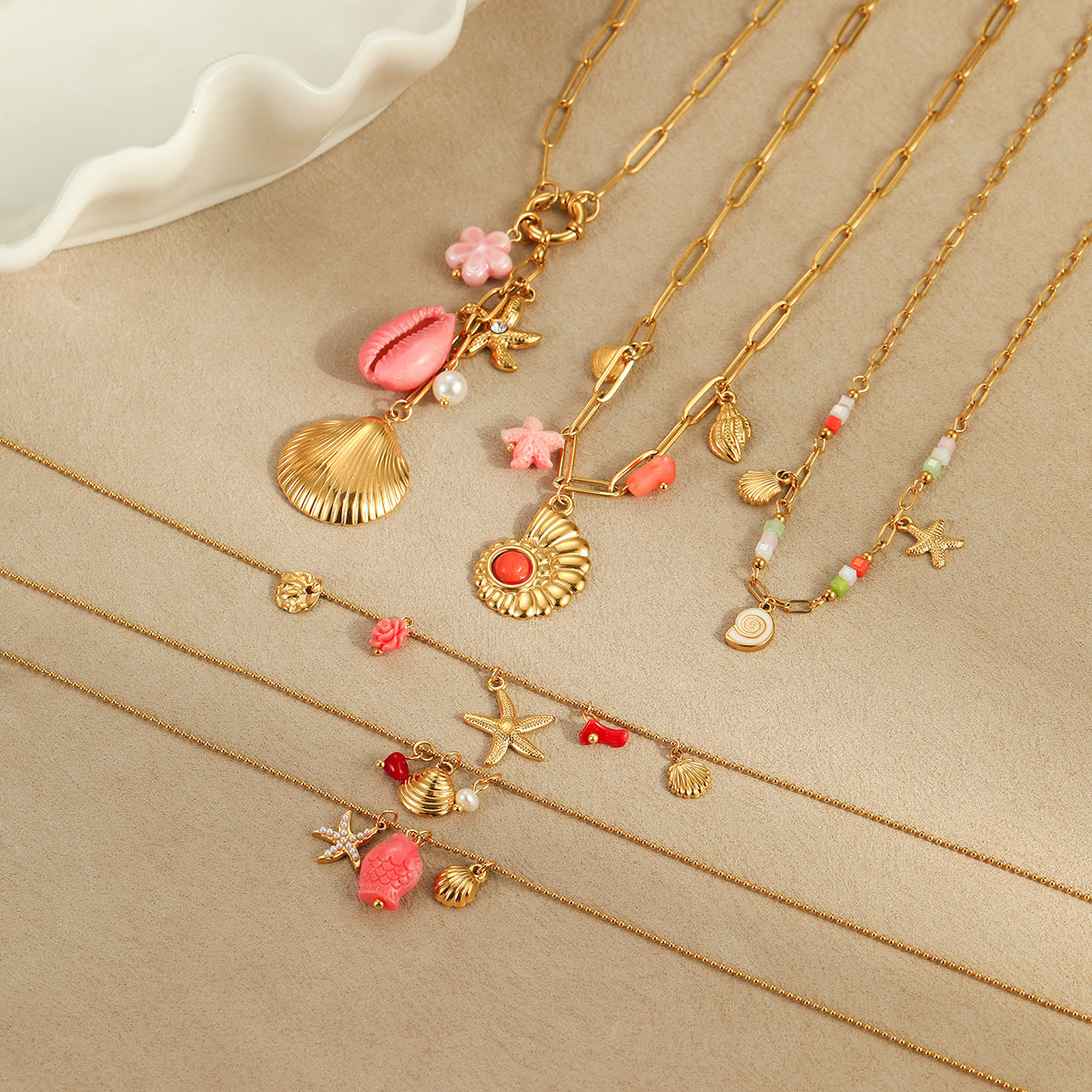 Collar moderno con temática oceánica con colgante de concha y estrella de mar, diseño geométrico, acero inoxidable, galvanizado, joyería de verano para mujer