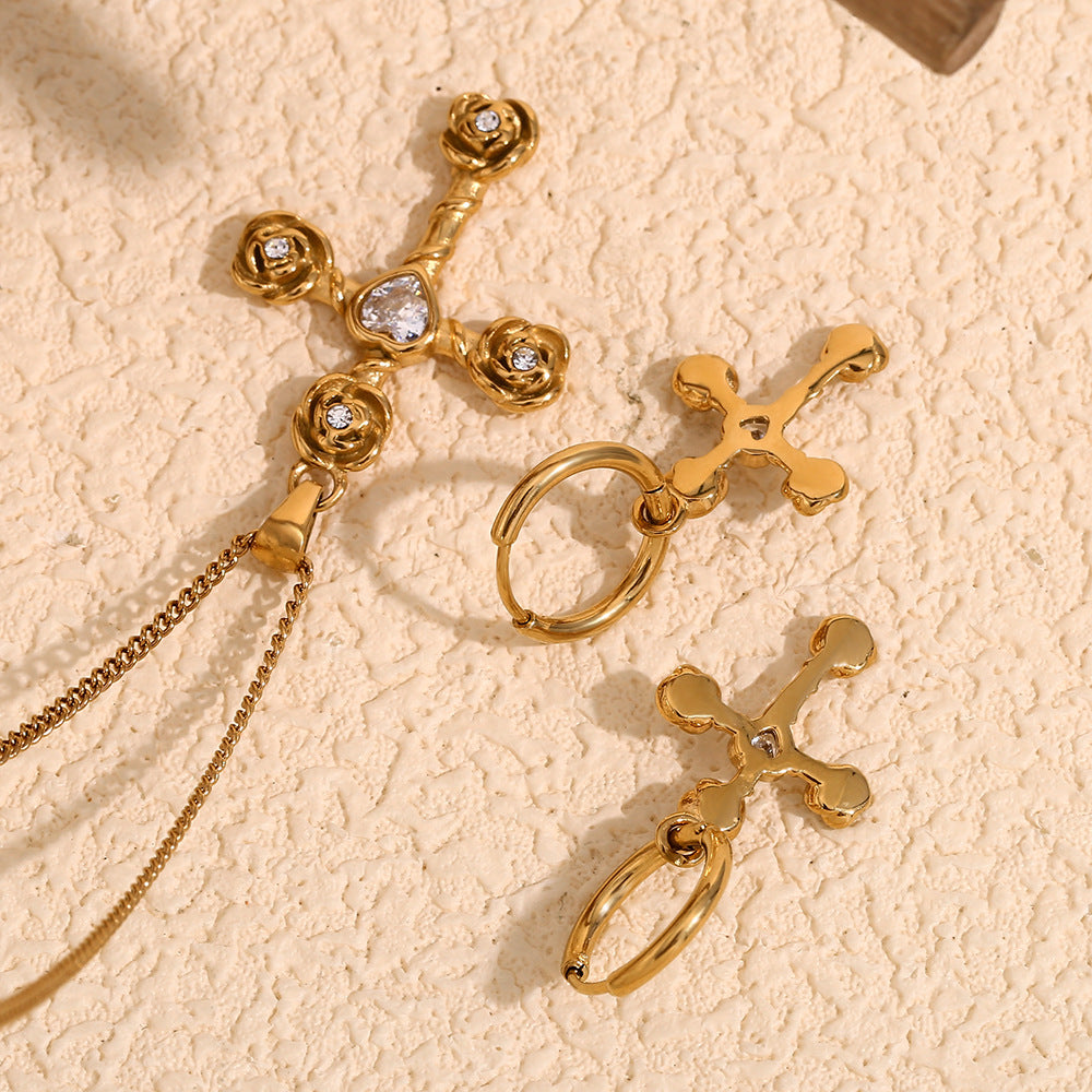Collana con Pendente a Croce da Donna Stile Vintage in Acciaio Inossidabile con Placcatura in Oro 18K e Strass Bianchi