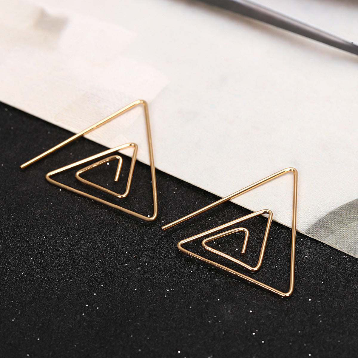 Aretes Vintage Geométricos Triangulares de Cobre Bañado para Mujer