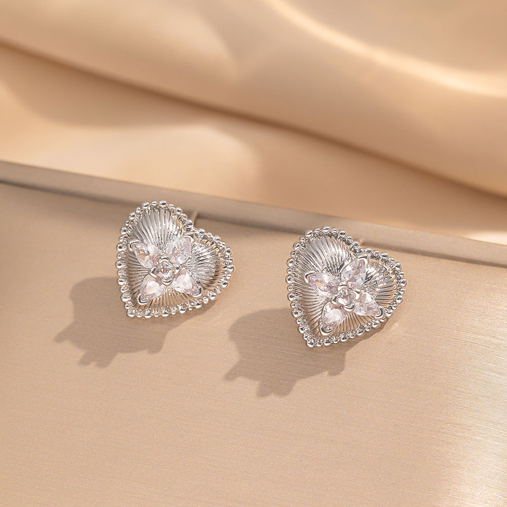 Minimalist Modern Heart-Shaped Zirconia Earrings in Copper with Gold Plating for Women